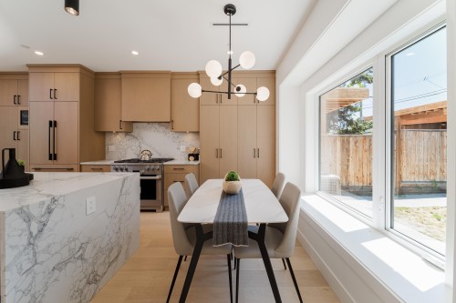 968 17Th Avenue W, Vancouver, BC 