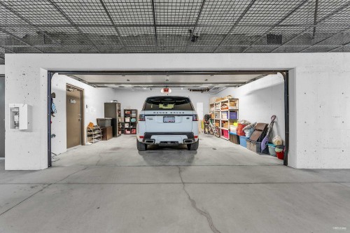 102-2575 Garden Court, West Vancouver, BC 