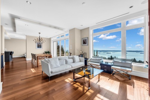 102-2575 Garden Court, West Vancouver, BC 