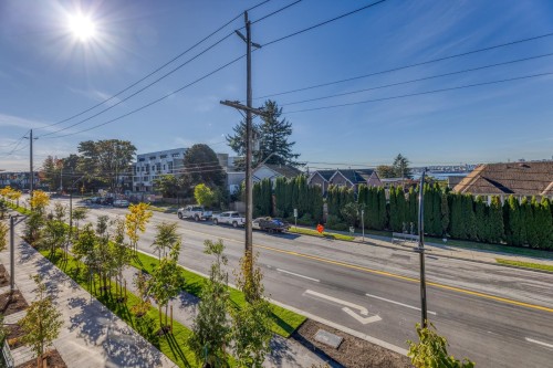 104/204-422 3Rd Street E, North Vancouver, BC 