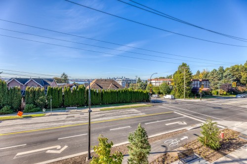 104/204-422 3Rd Street E, North Vancouver, BC 