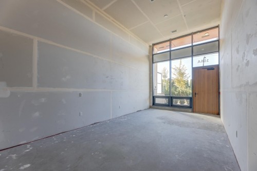 104/204-422 3Rd Street E, North Vancouver, BC 