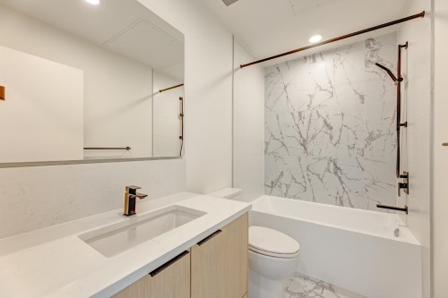 104/204-422 3Rd Street E, North Vancouver, BC 