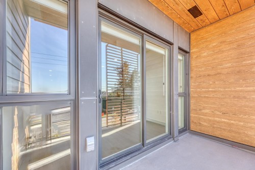 104/204-422 3Rd Street E, North Vancouver, BC 