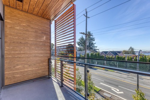 104/204-422 3Rd Street E, North Vancouver, BC 