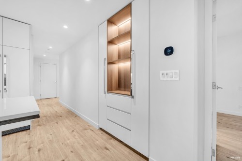 1602-720 Farrow Street, Coquitlam, BC 