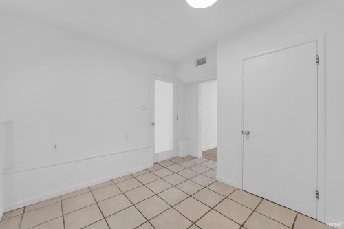 1910 27Th Street, West Vancouver, BC 