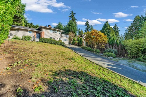 1910 27Th Street, West Vancouver, BC 