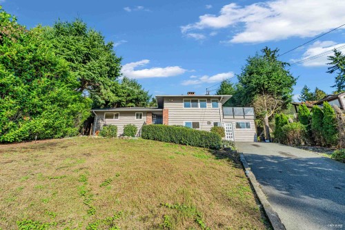 1910 27Th Street, West Vancouver, BC 