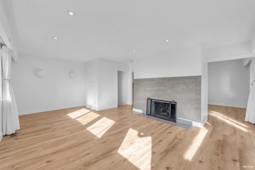 1910 27Th Street, West Vancouver, BC 