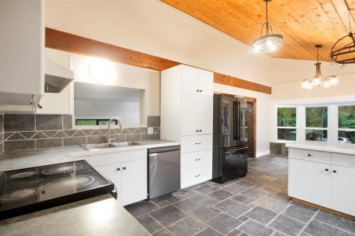 9257 Pemberton Portage Road, Pemberton, BC 