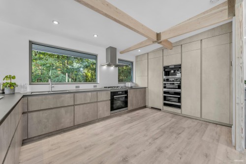 4138 Burkehill Road, West Vancouver, BC 