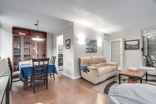 303-2004 Fullerton Avenue, North Vancouver, BC 