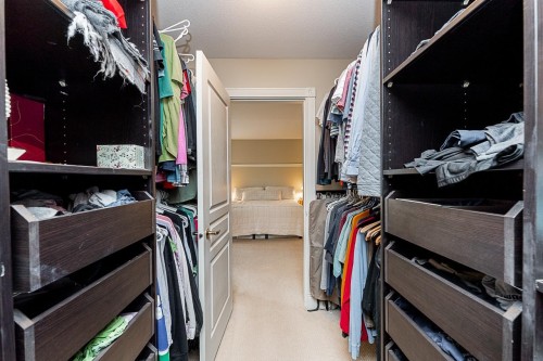 1174 Strathaven Drive, North Vancouver, BC 