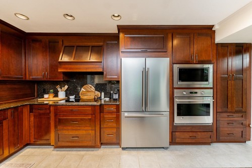 1174 Strathaven Drive, North Vancouver, BC 