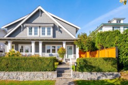 308 9th Street E North Vancouver, BC V7L 2B2