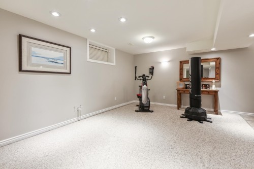 1076 Clements Avenue, North Vancouver, BC 