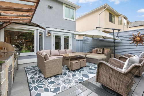 1076 Clements Avenue, North Vancouver, BC 