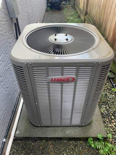 1076 Clements Avenue, North Vancouver, BC 