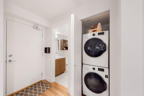 213-85 Eighth Avenue, New Westminster, BC 