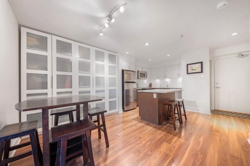 213-85 Eighth Avenue, New Westminster, BC 