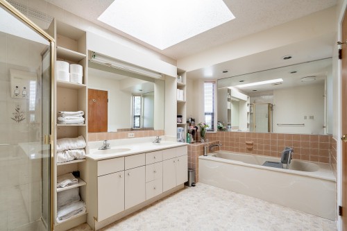 2940 Dresden Way, North Vancouver, BC 