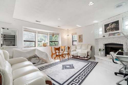 2940 Dresden Way, North Vancouver, BC 