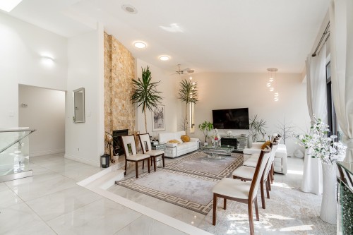 2940 Dresden Way, North Vancouver, BC 