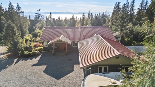 2440 Sunshine Coast Highway, Roberts Creek, BC 