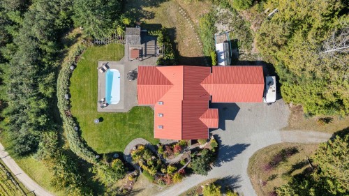2440 Sunshine Coast Highway, Roberts Creek, BC 