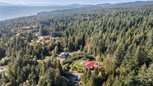 2440 Sunshine Coast Highway, Roberts Creek, BC 