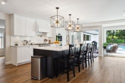 3061 Bewicke Avenue  North Vancouver, BC V7N 4B7