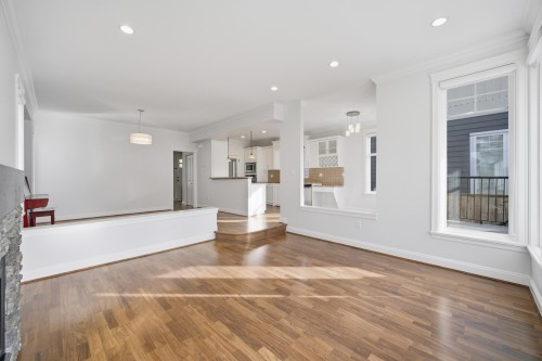 2411 George Street, North Vancouver, BC 