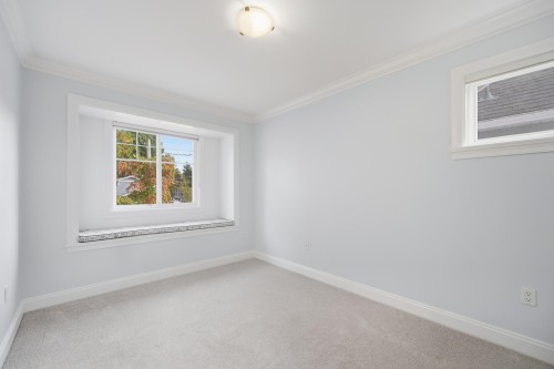 2411 George Street, North Vancouver, BC 