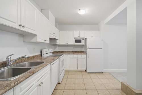 2411 George Street, North Vancouver, BC 