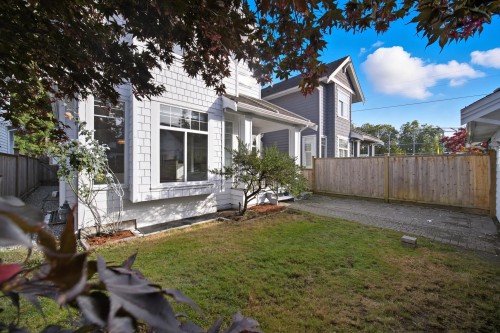 2411 George Street, North Vancouver, BC 