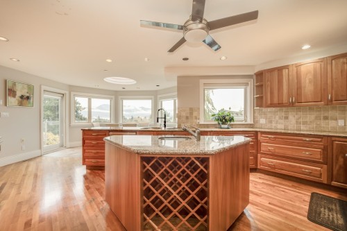 1822 Sasamat Street, Vancouver, BC 