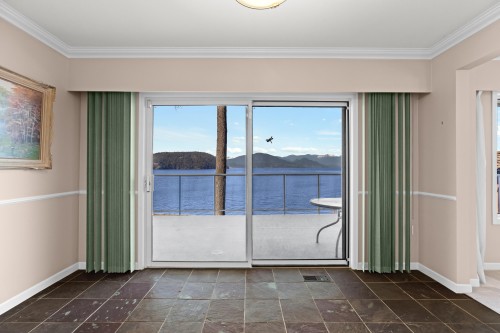 4 Strachan Point Road, West Vancouver, BC 