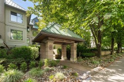 E403-628 12th Avenue W Vancouver, BC V5Z 1M8