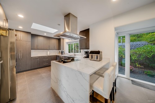 1135 Groveland Court, West Vancouver, BC 