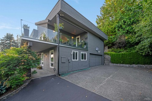 1135 Groveland Court, West Vancouver, BC 