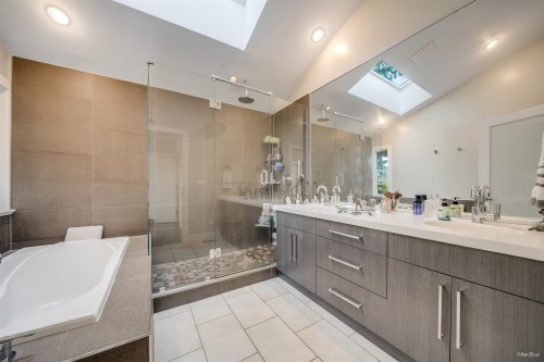 1135 Groveland Court, West Vancouver, BC 