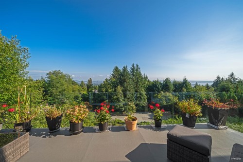 1135 Groveland Court, West Vancouver, BC 