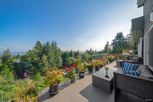 1135 Groveland Court, West Vancouver, BC 