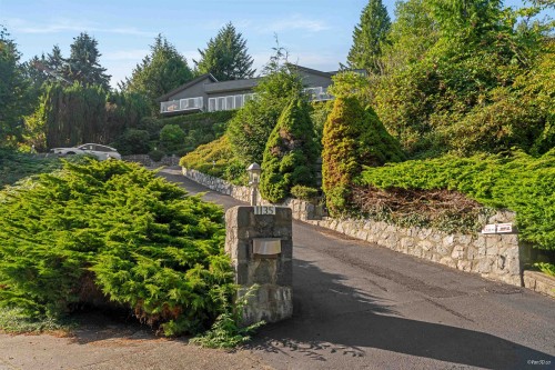 1135 Groveland Court, West Vancouver, BC 