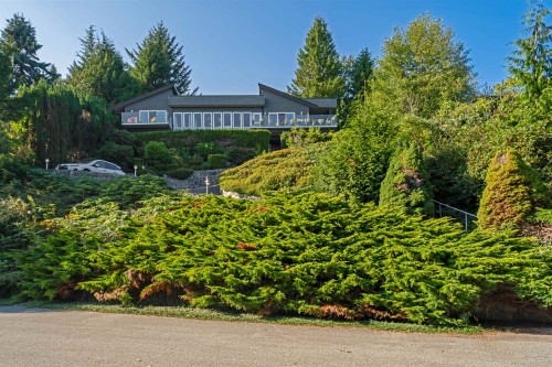 1135 Groveland Court, West Vancouver, BC 