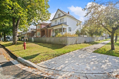 2604 19Th Avenue E, Vancouver, BC 