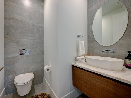 7268 Pandora Street, Burnaby, BC 