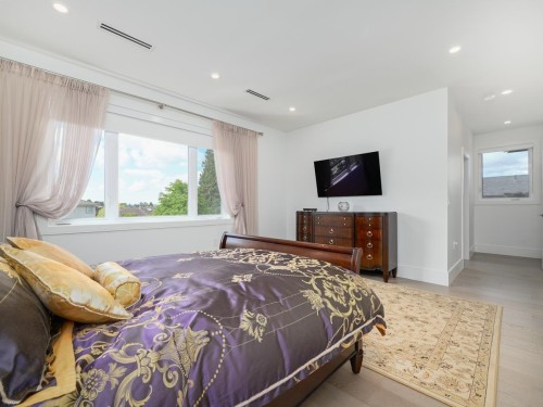 7268 Pandora Street, Burnaby, BC 