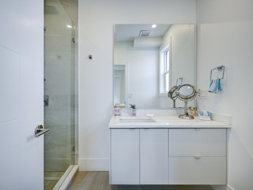 7268 Pandora Street, Burnaby, BC 